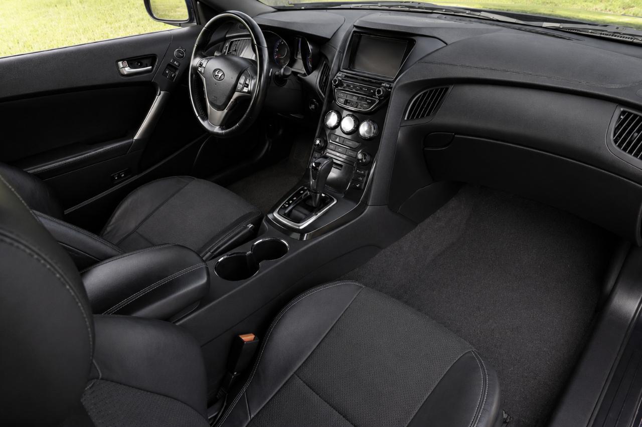 Hyundai Genesis Coupe  2016