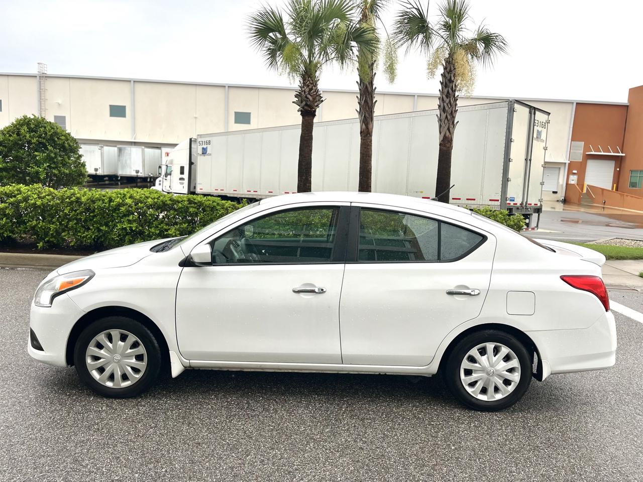 Nissan Versa  2016