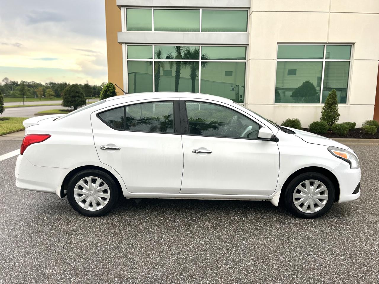 Nissan Versa  2016