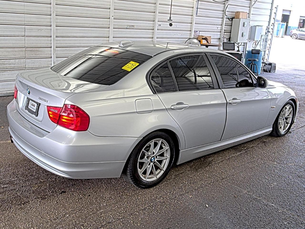 BMW 3 Series  2010