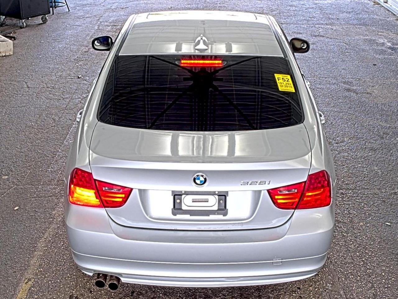 BMW 3 Series  2010