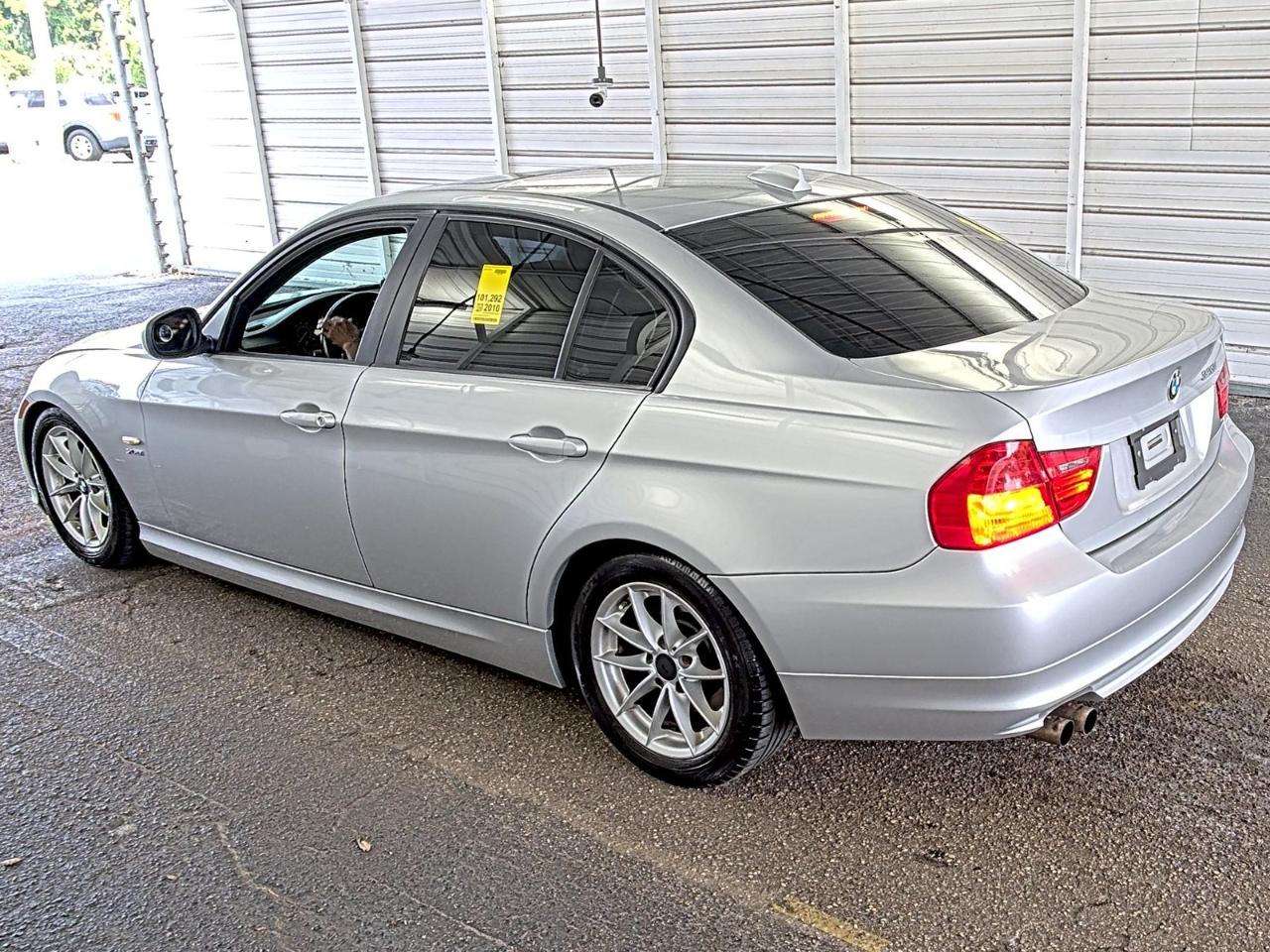 BMW 3 Series  2010