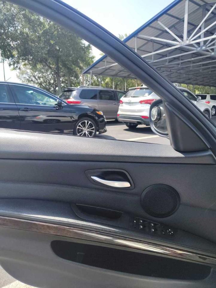 BMW 3 Series  2010