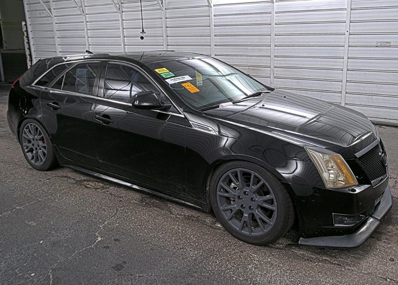 Cadillac CTS Wagon  2010
