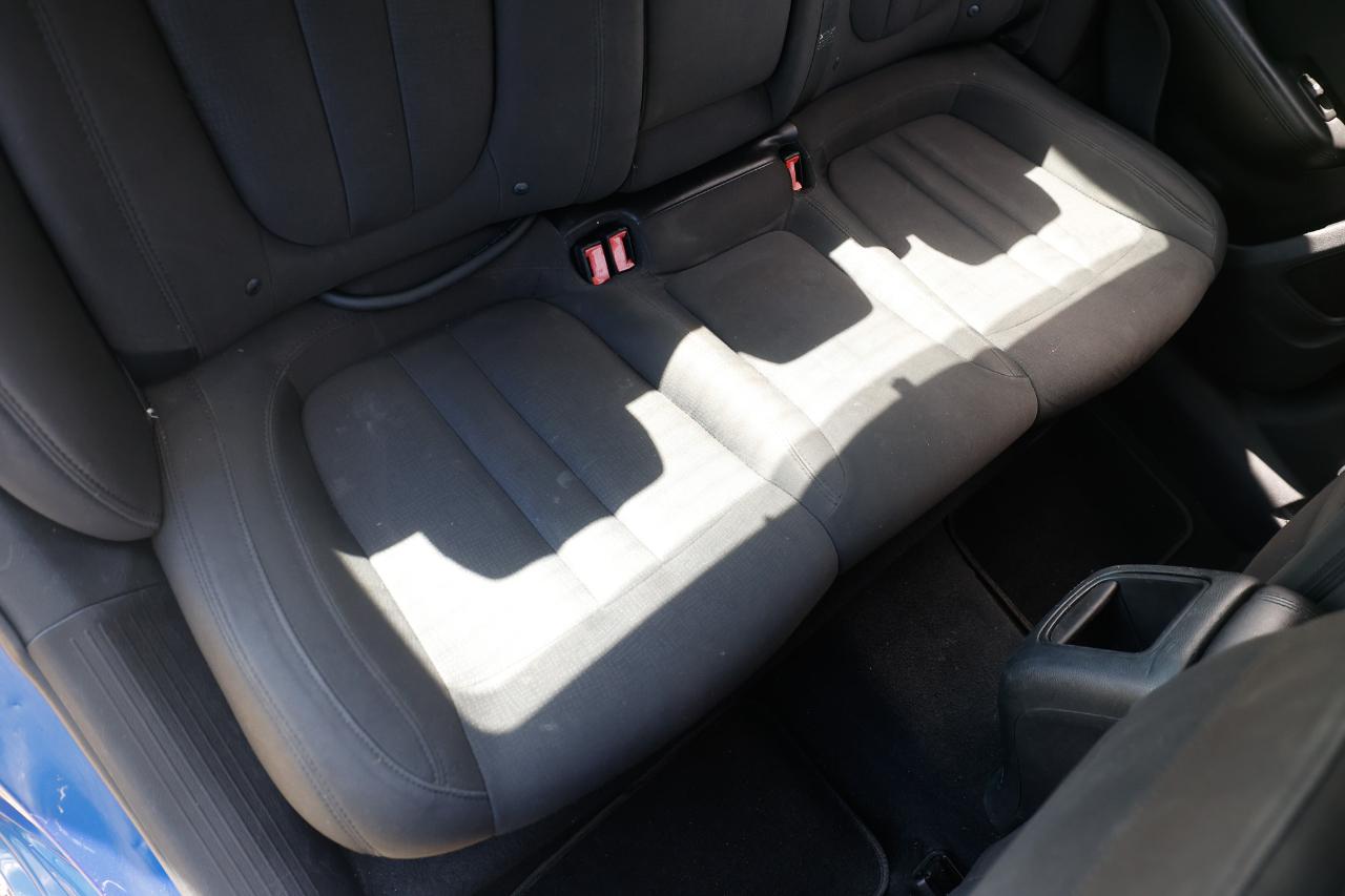 Chrysler 200 photo 12