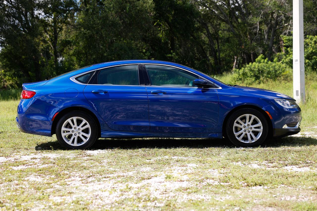 Chrysler 200 photo 13
