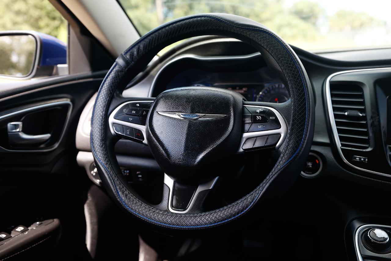 Chrysler 200 photo 27