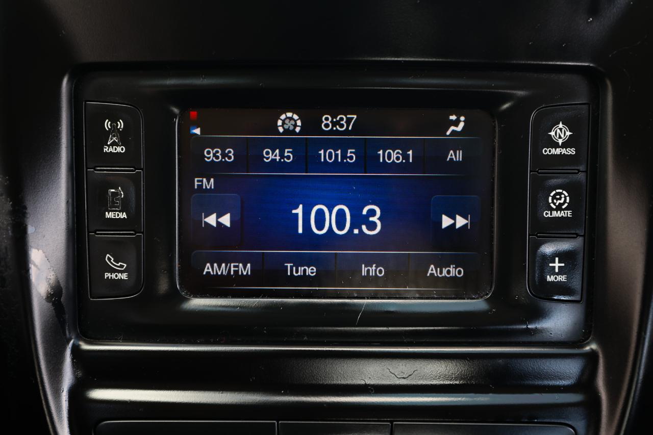 Chrysler 200 photo 32