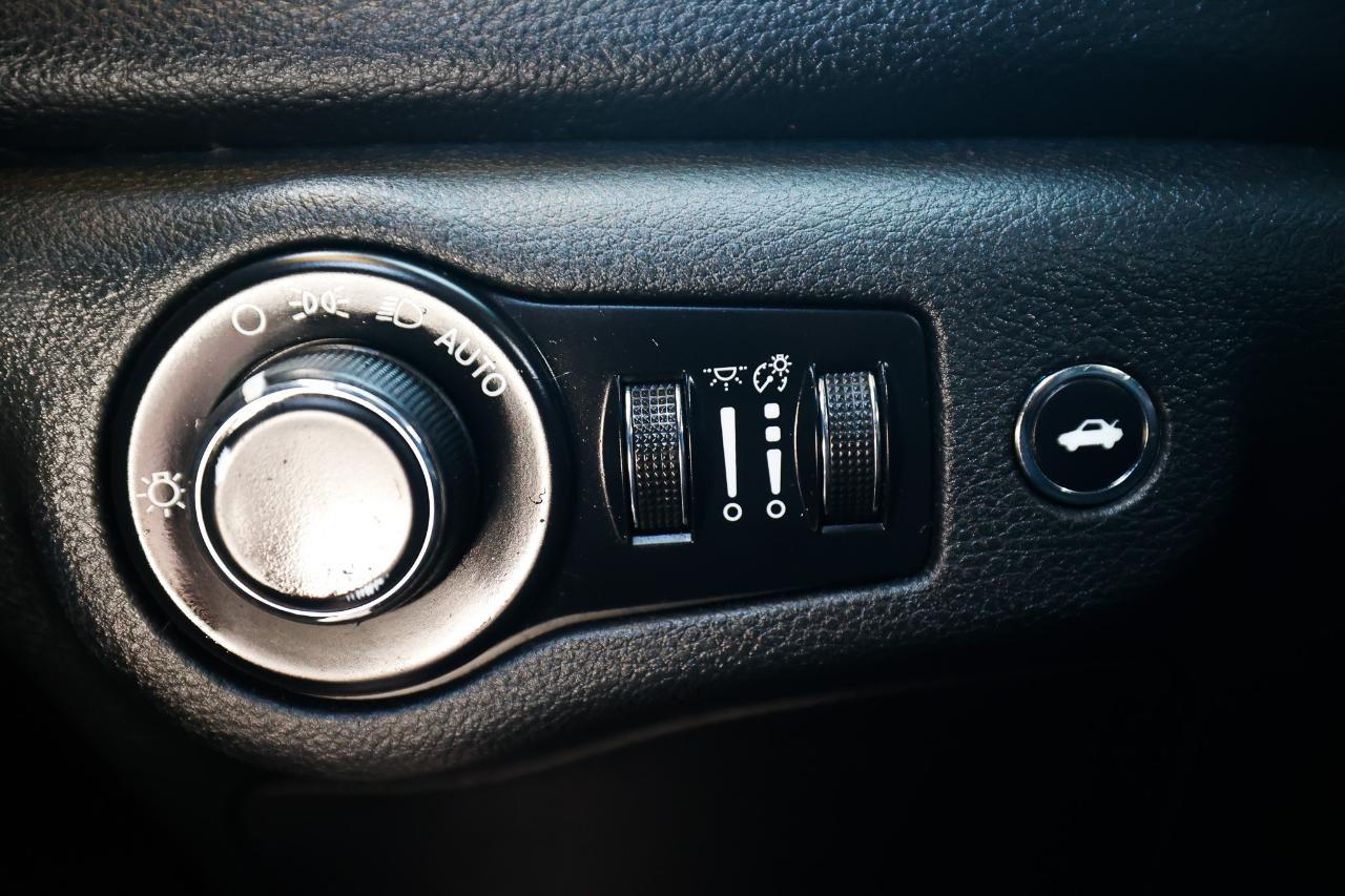 Chrysler 200 photo 44