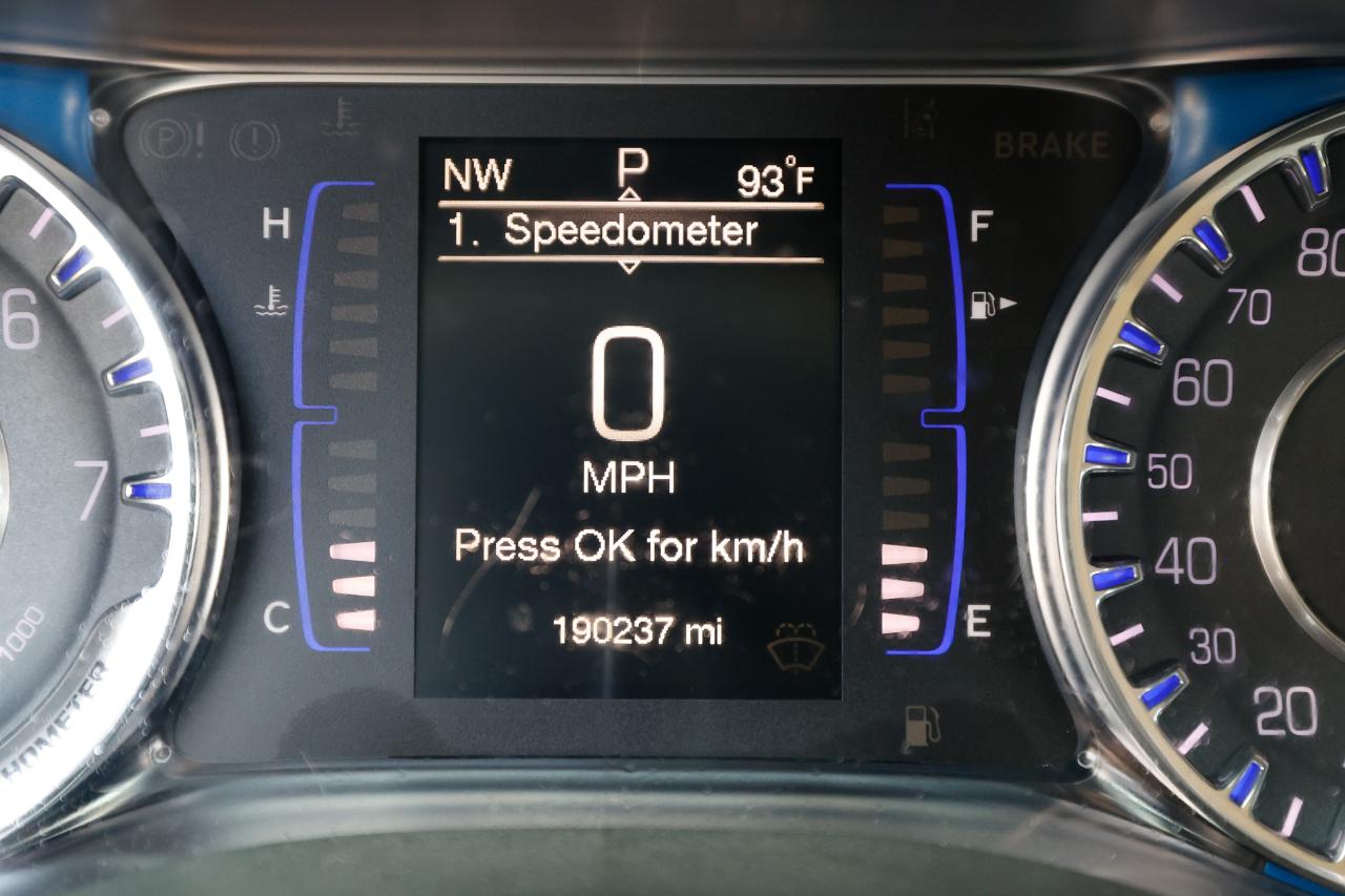 Chrysler 200 photo 45