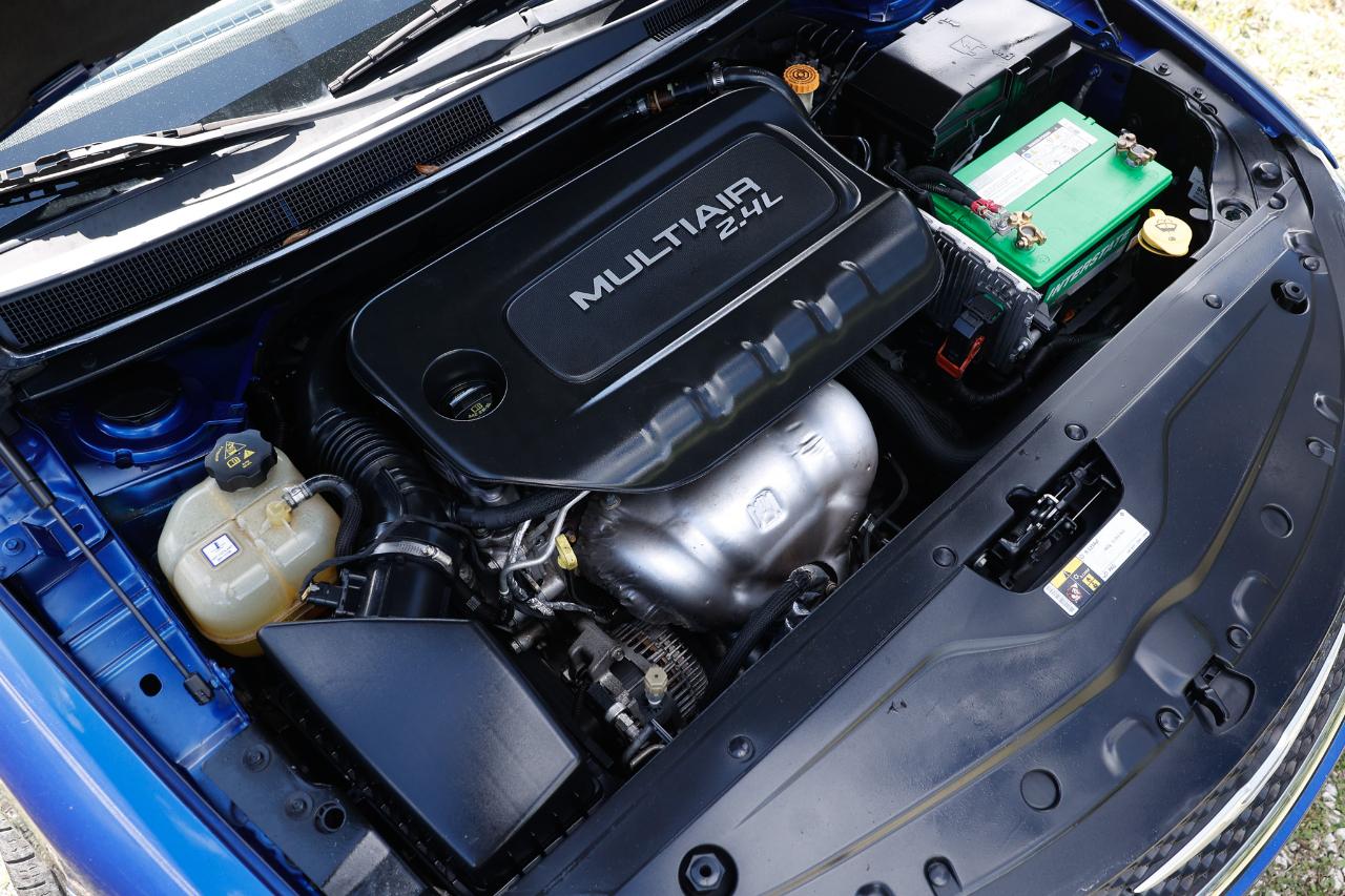 Chrysler 200 photo 46