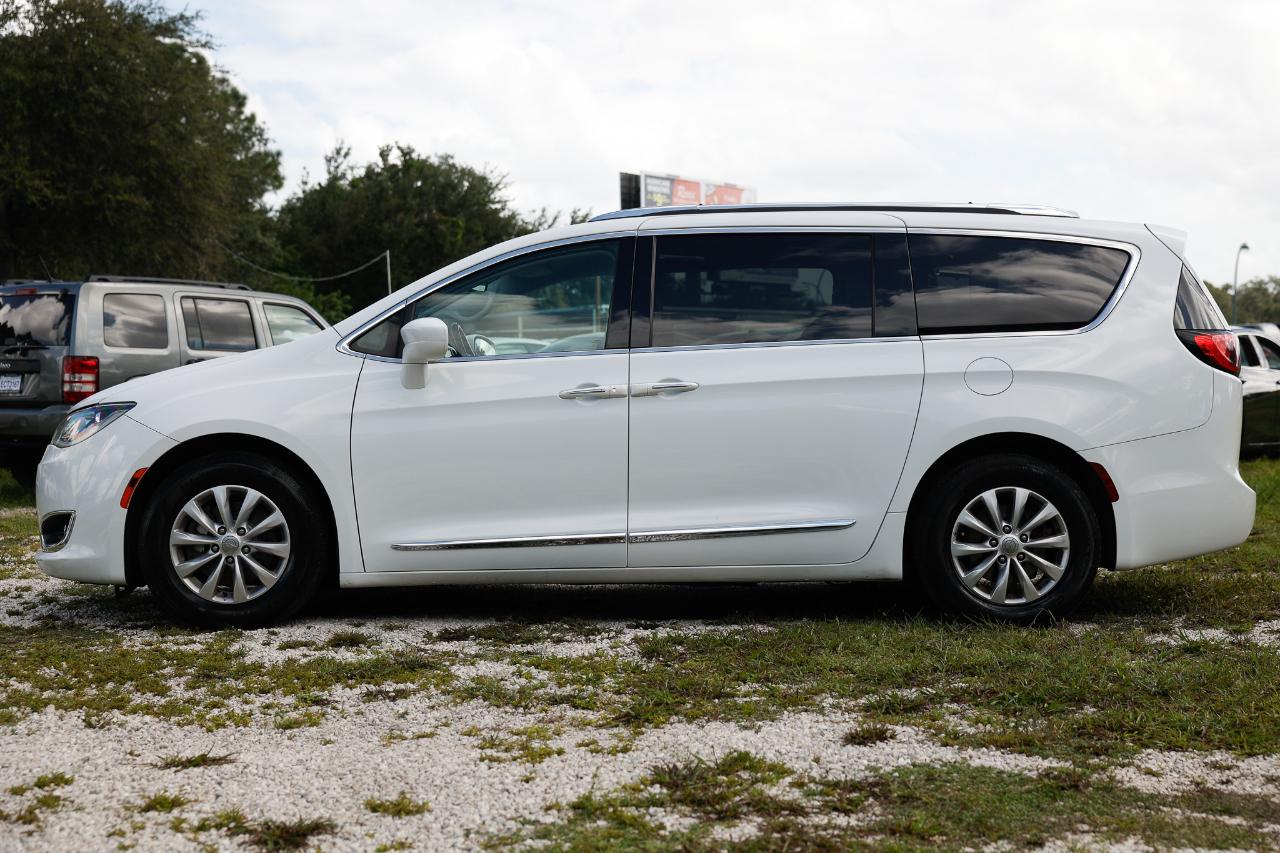 Chrysler Pacifica  2018