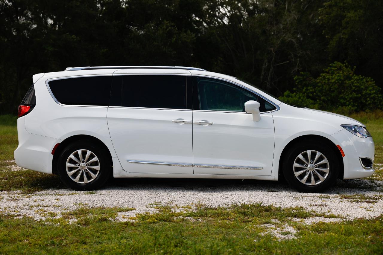 Chrysler Pacifica  2018