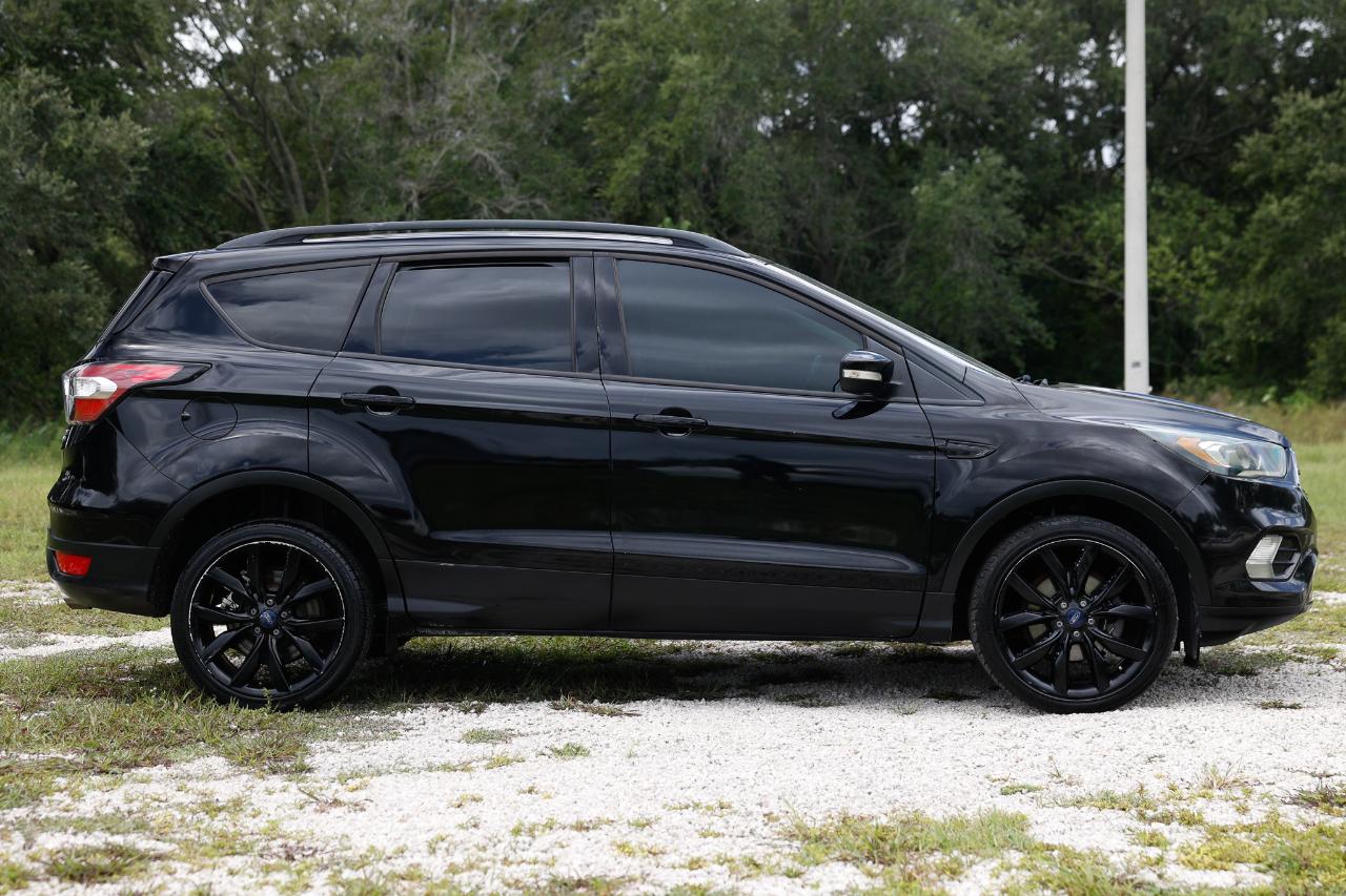 Ford Escape  2017