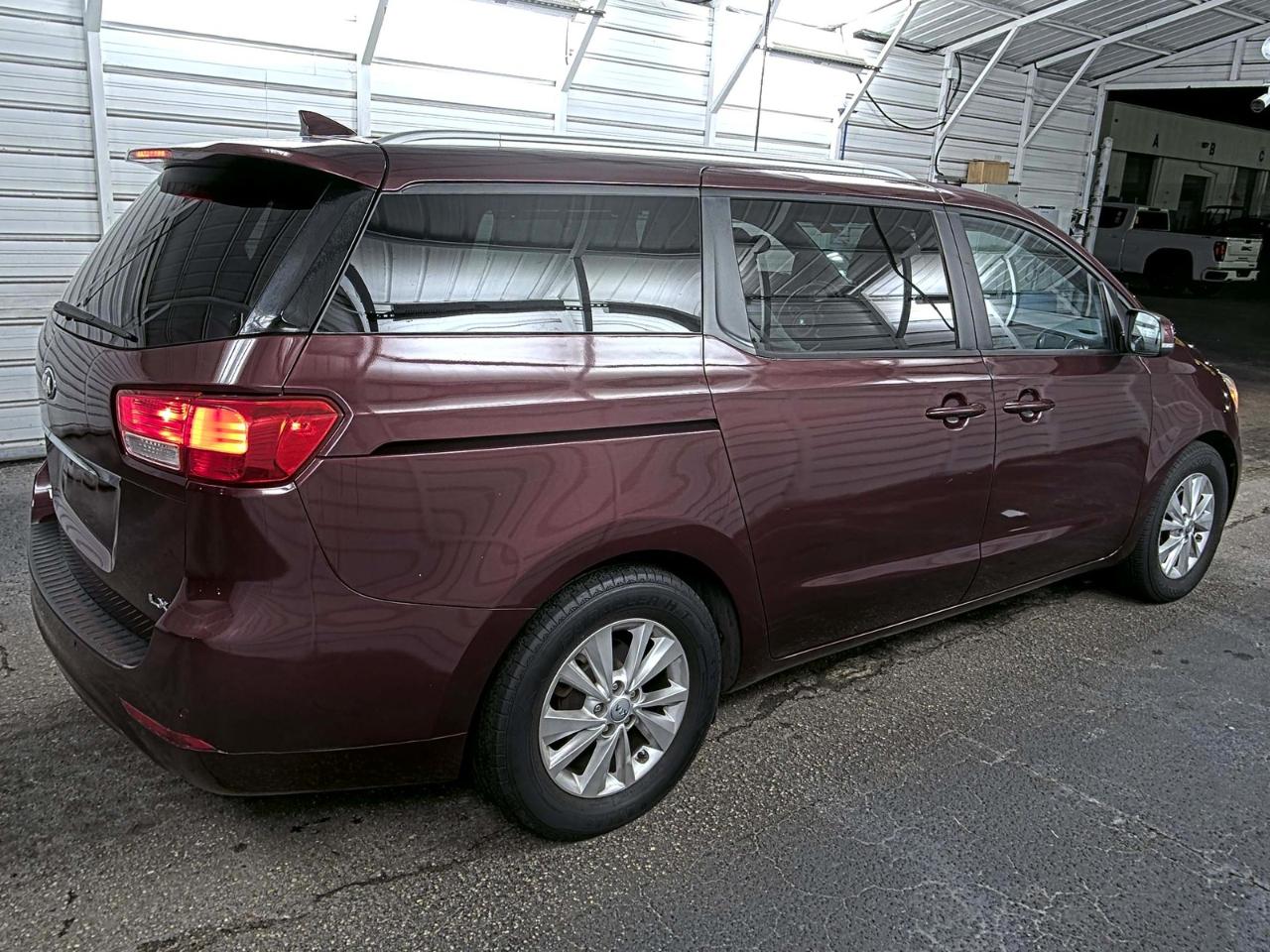 Kia Sedona  2015