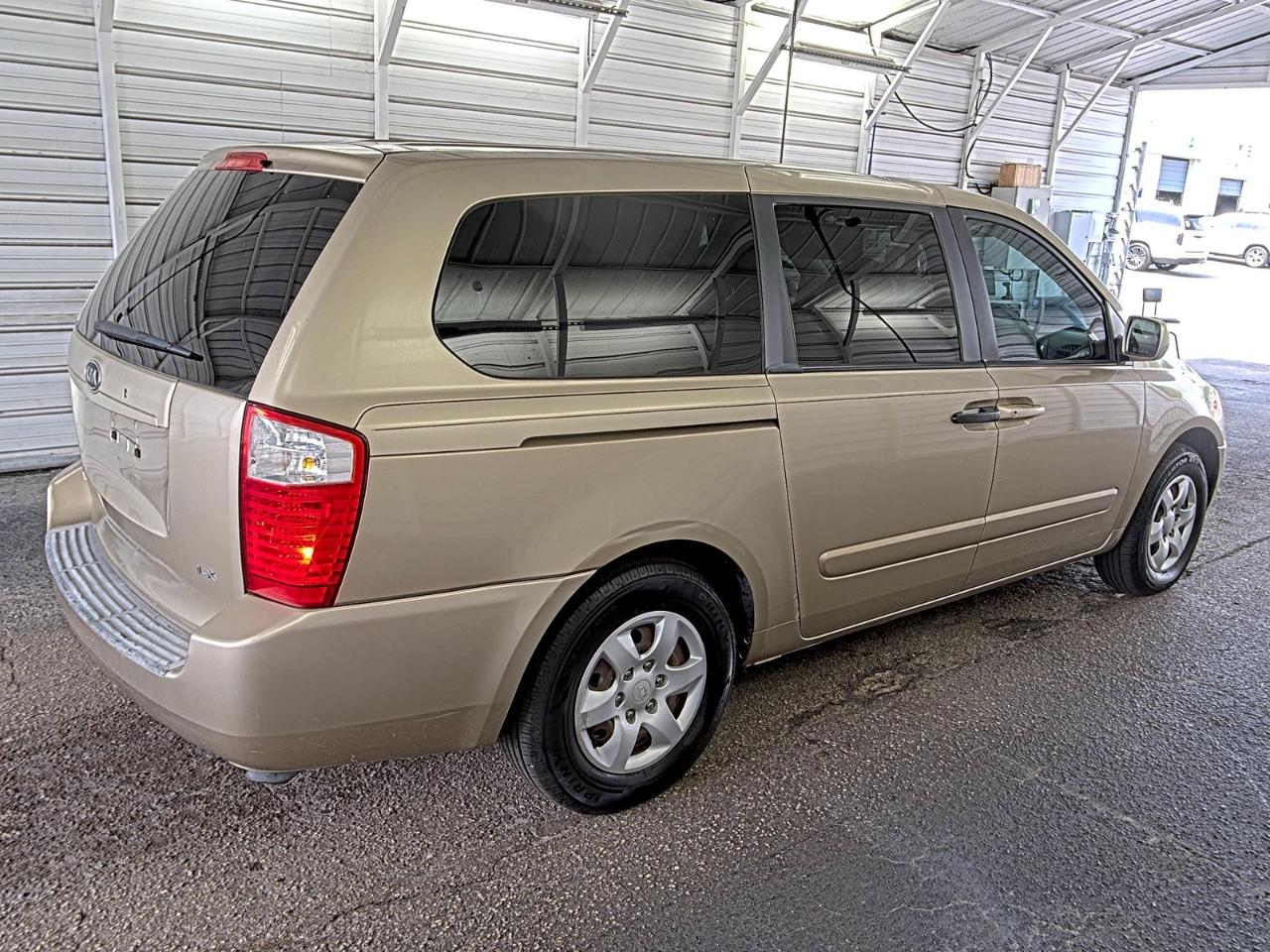 Kia Sedona  2006
