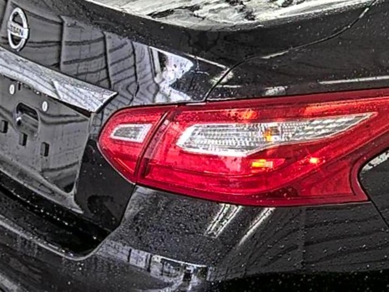 Nissan Altima  2016