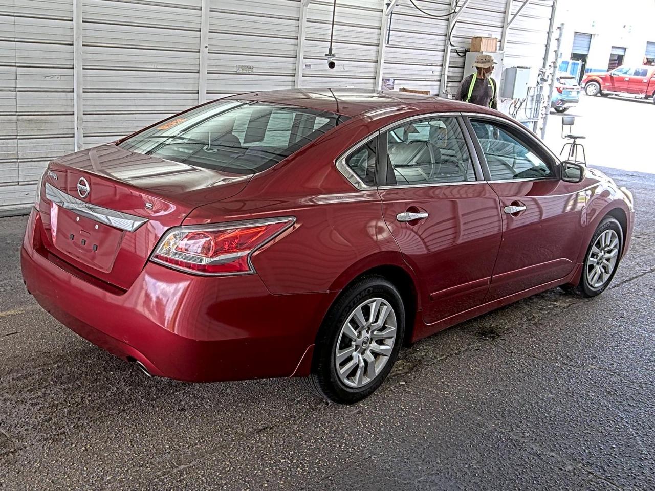 Nissan Altima  2015