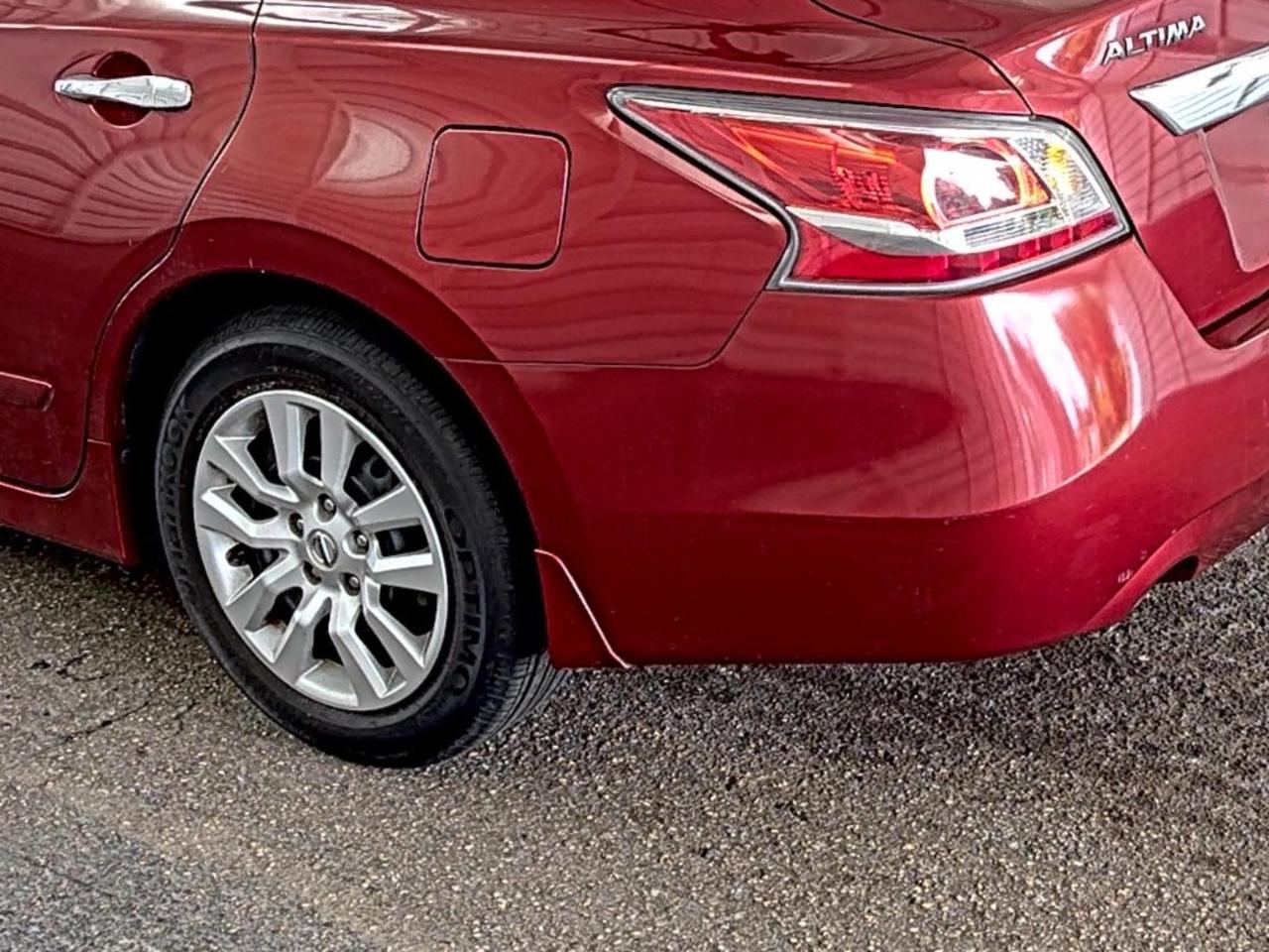 Nissan Altima  2015