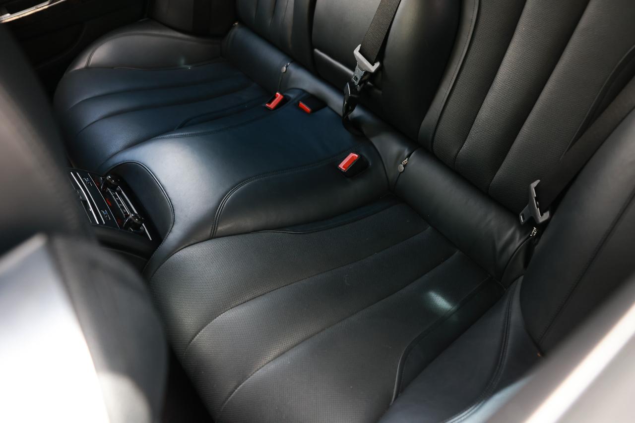 BMW 650i photo 10