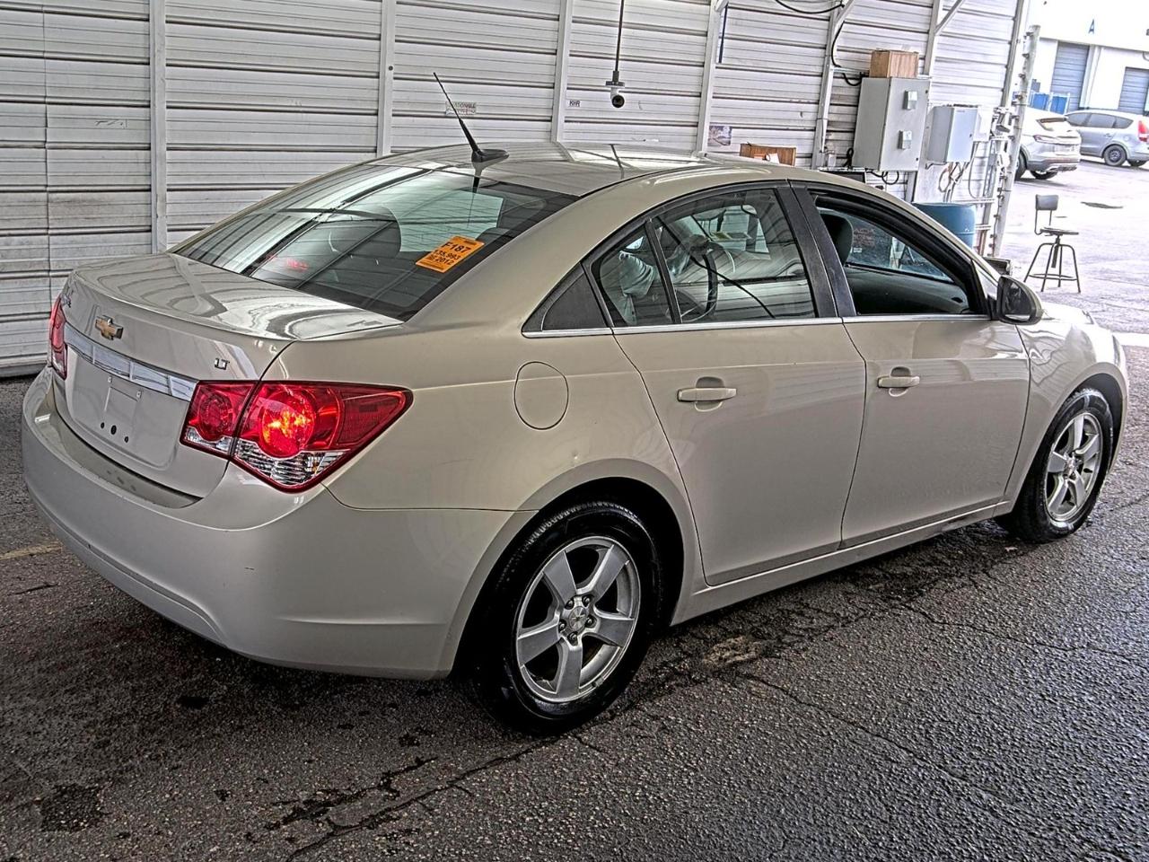 Chevrolet Cruze  2012