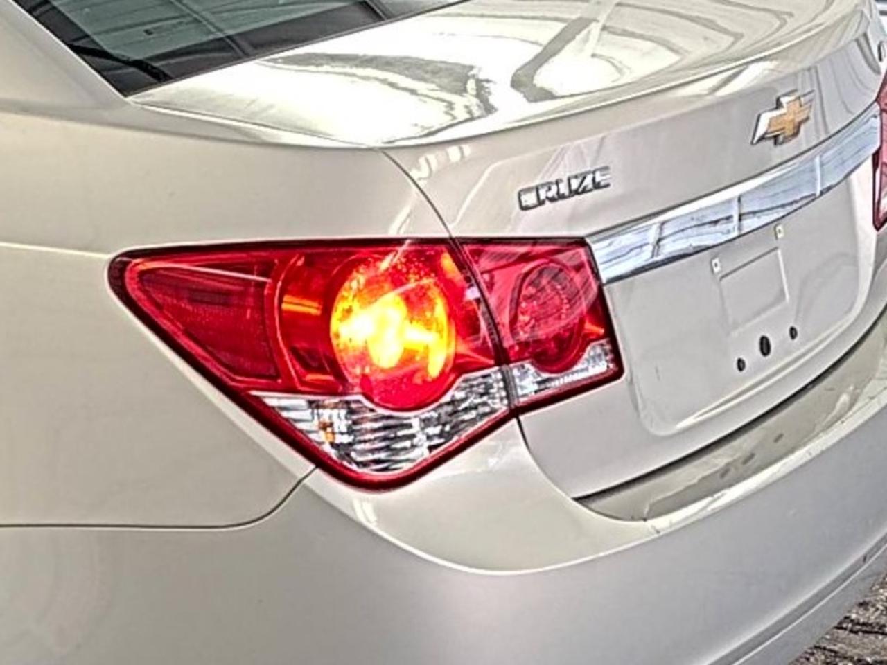 Chevrolet Cruze  2012