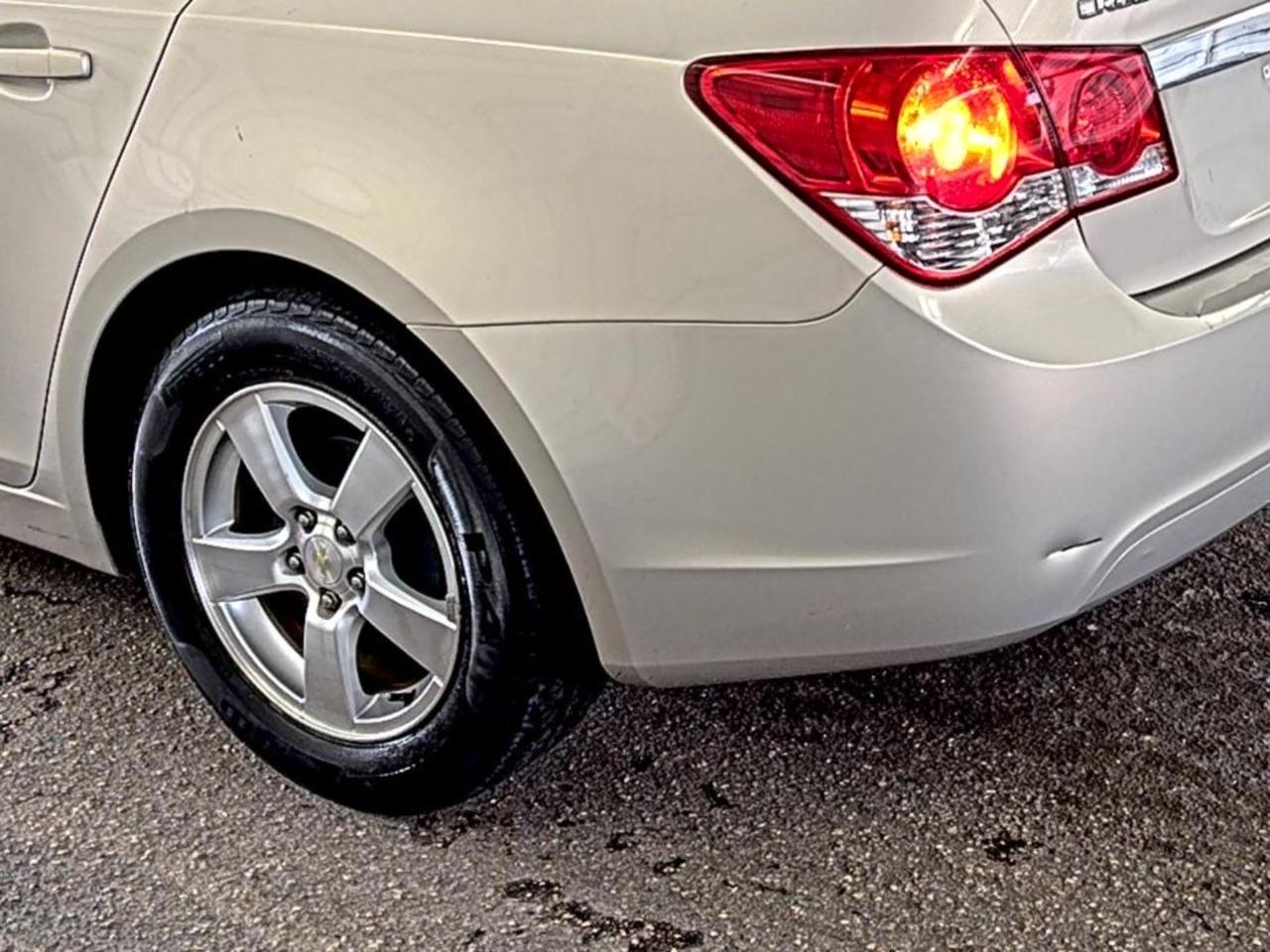 Chevrolet Cruze  2012