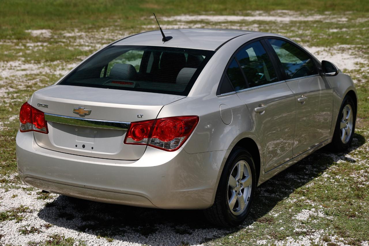 Chevrolet Cruze photo 11