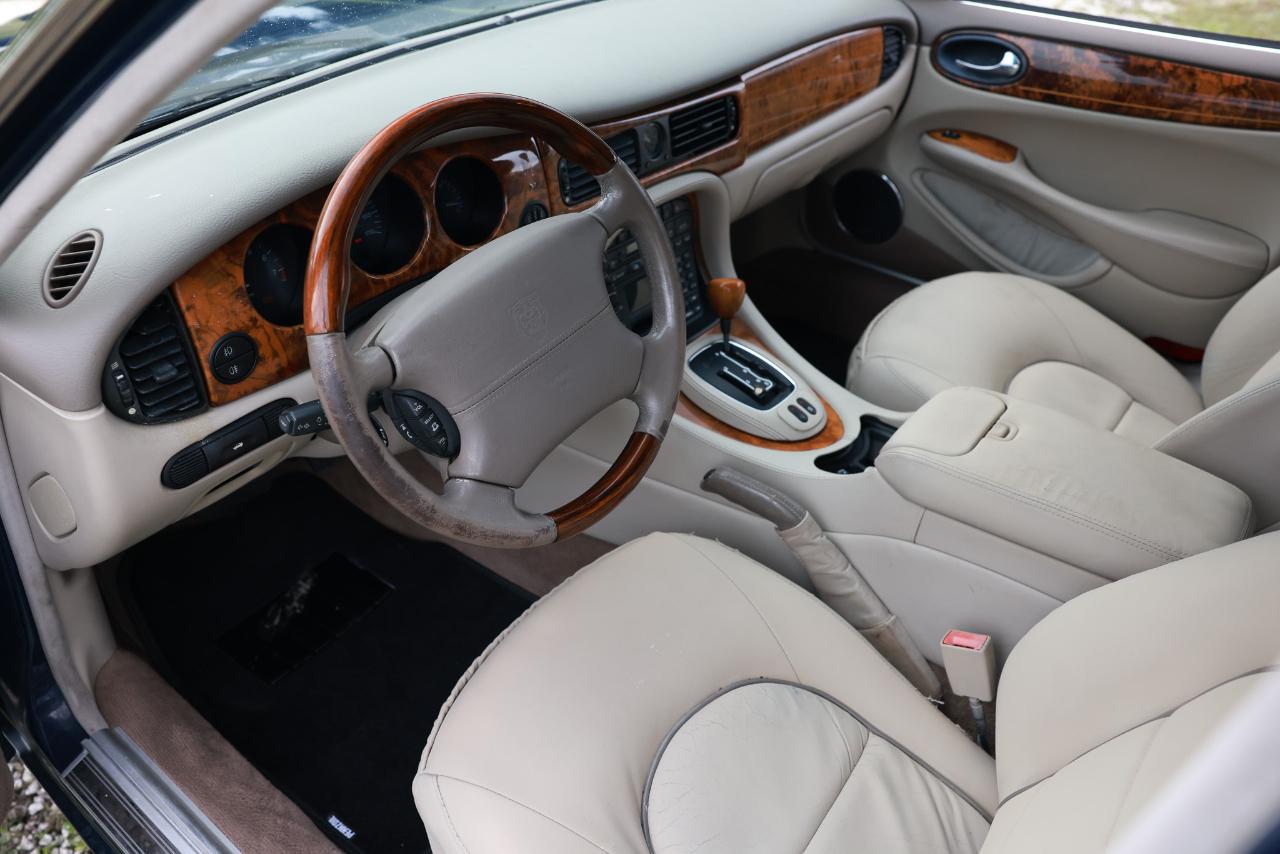 Jaguar XJ  2002