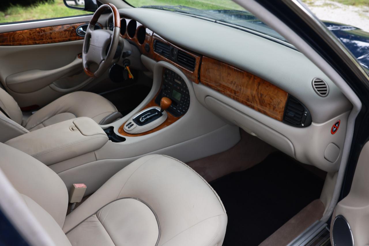 Jaguar XJ  2002