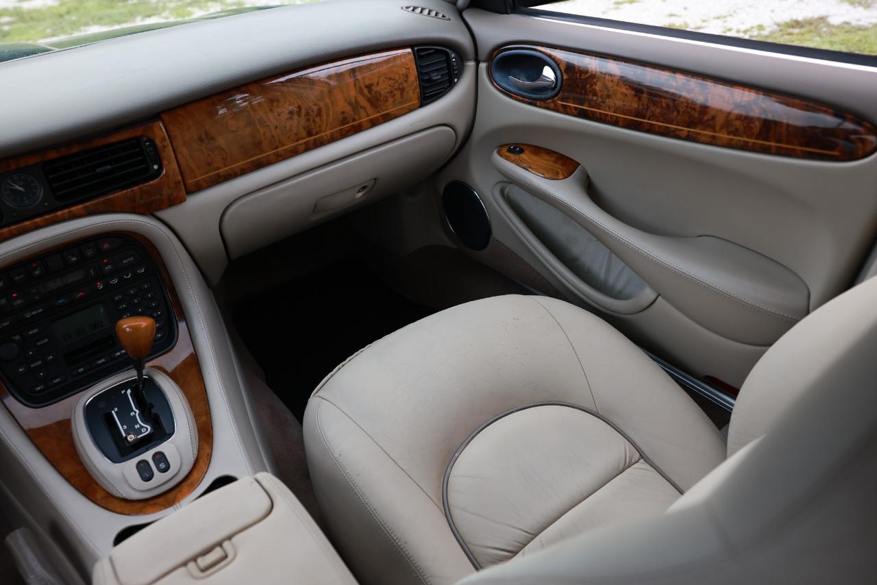 Jaguar XJ  2002