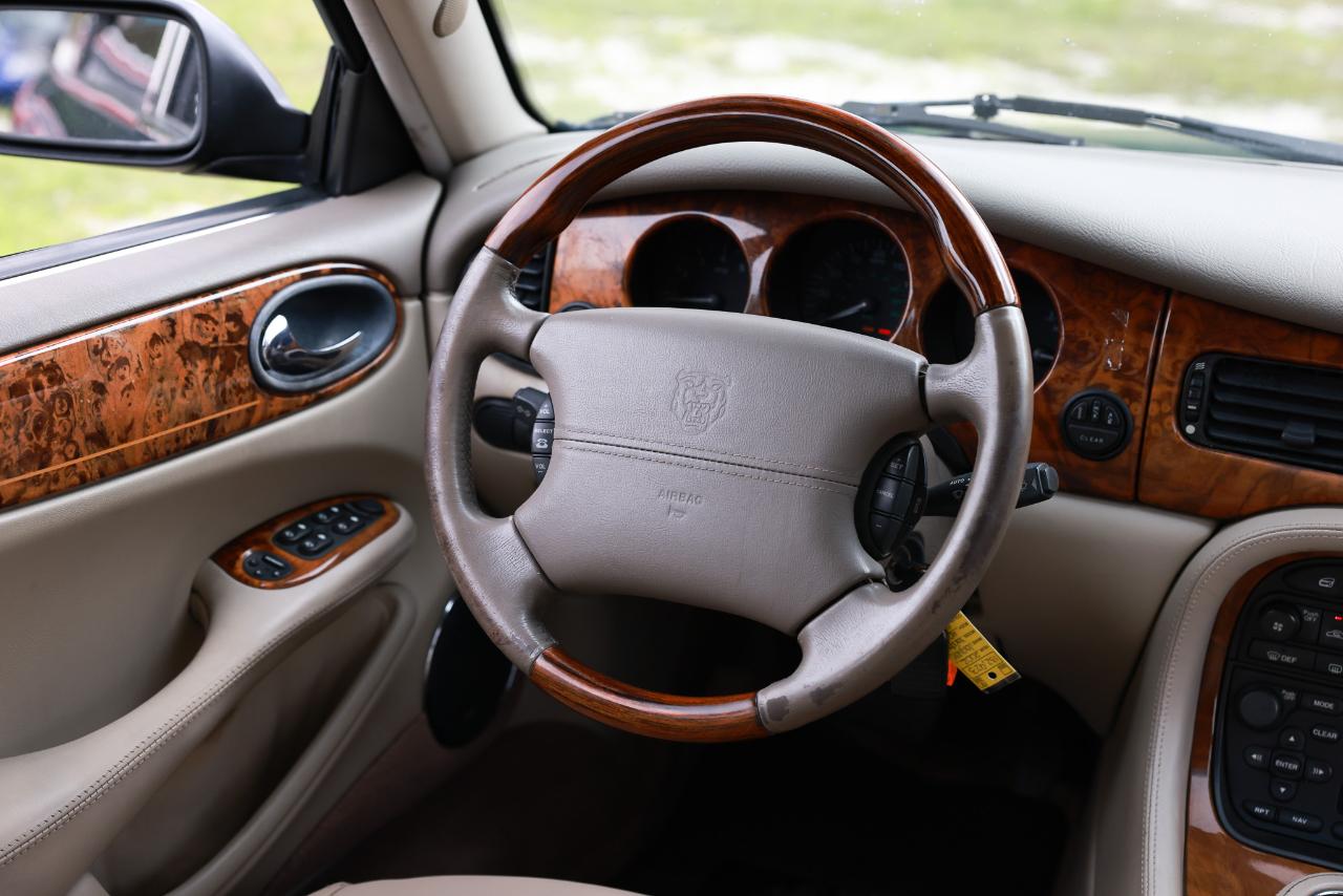 Jaguar XJ  2002