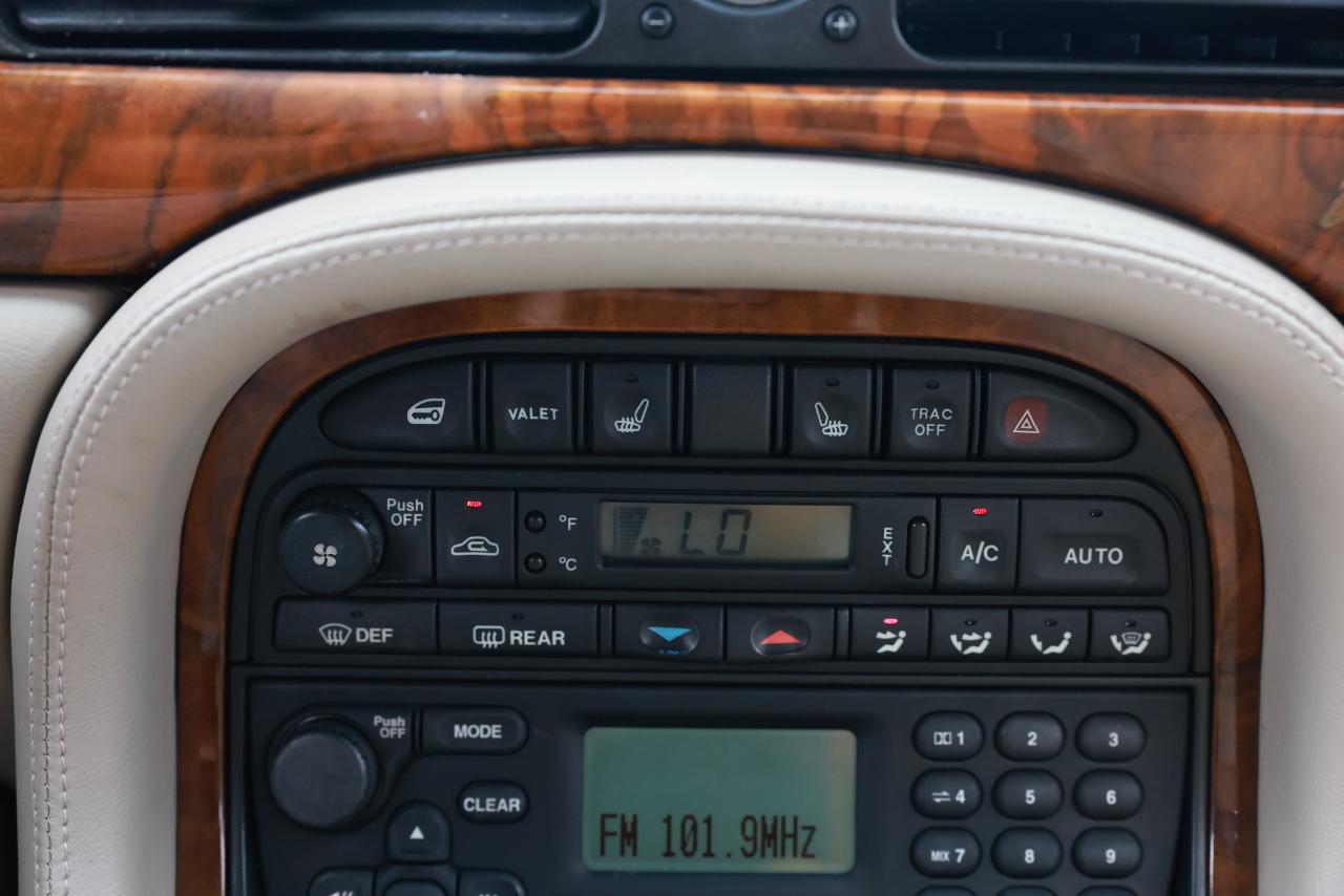 Jaguar XJ  2002