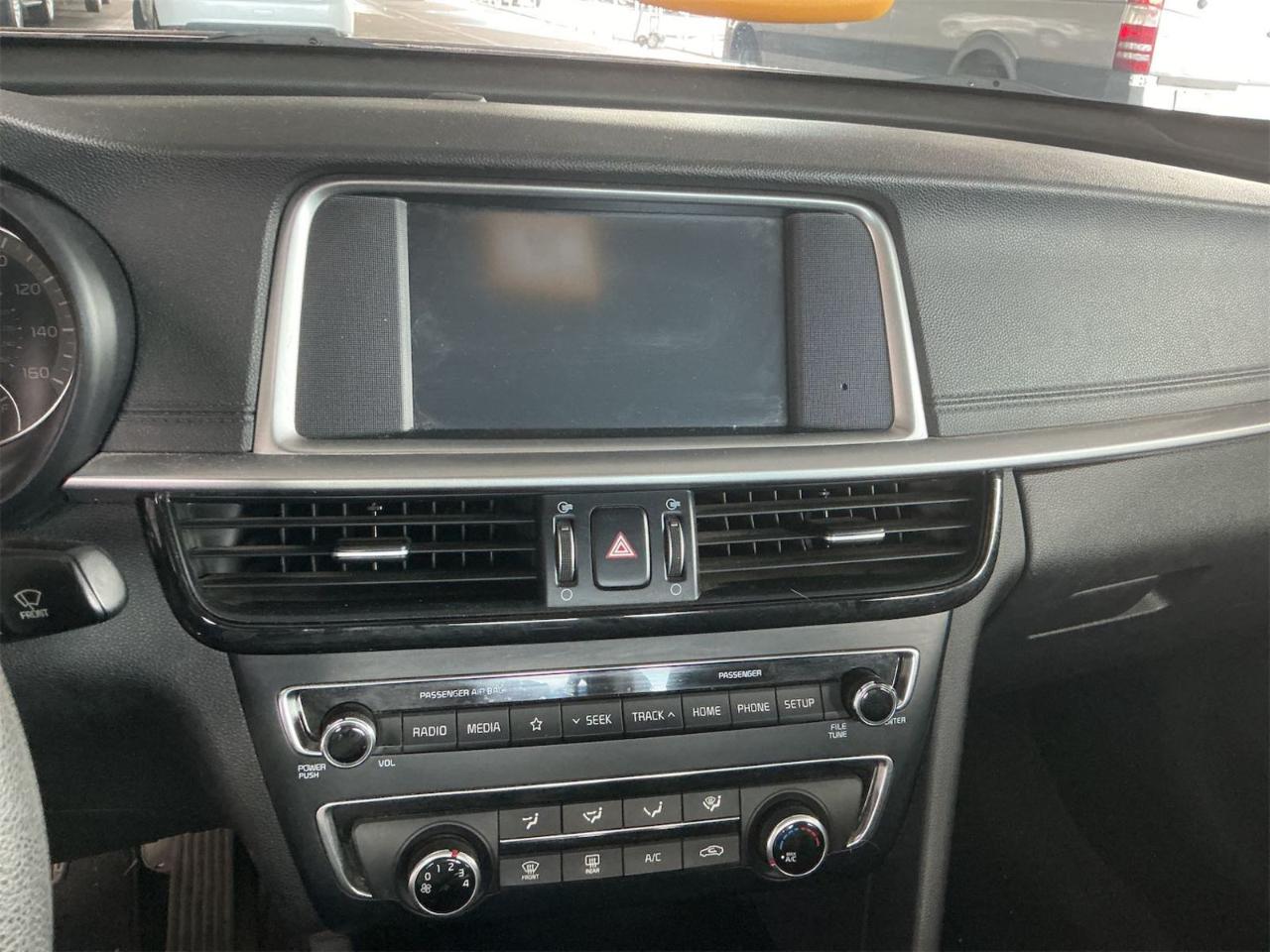 Kia Optima  2020
