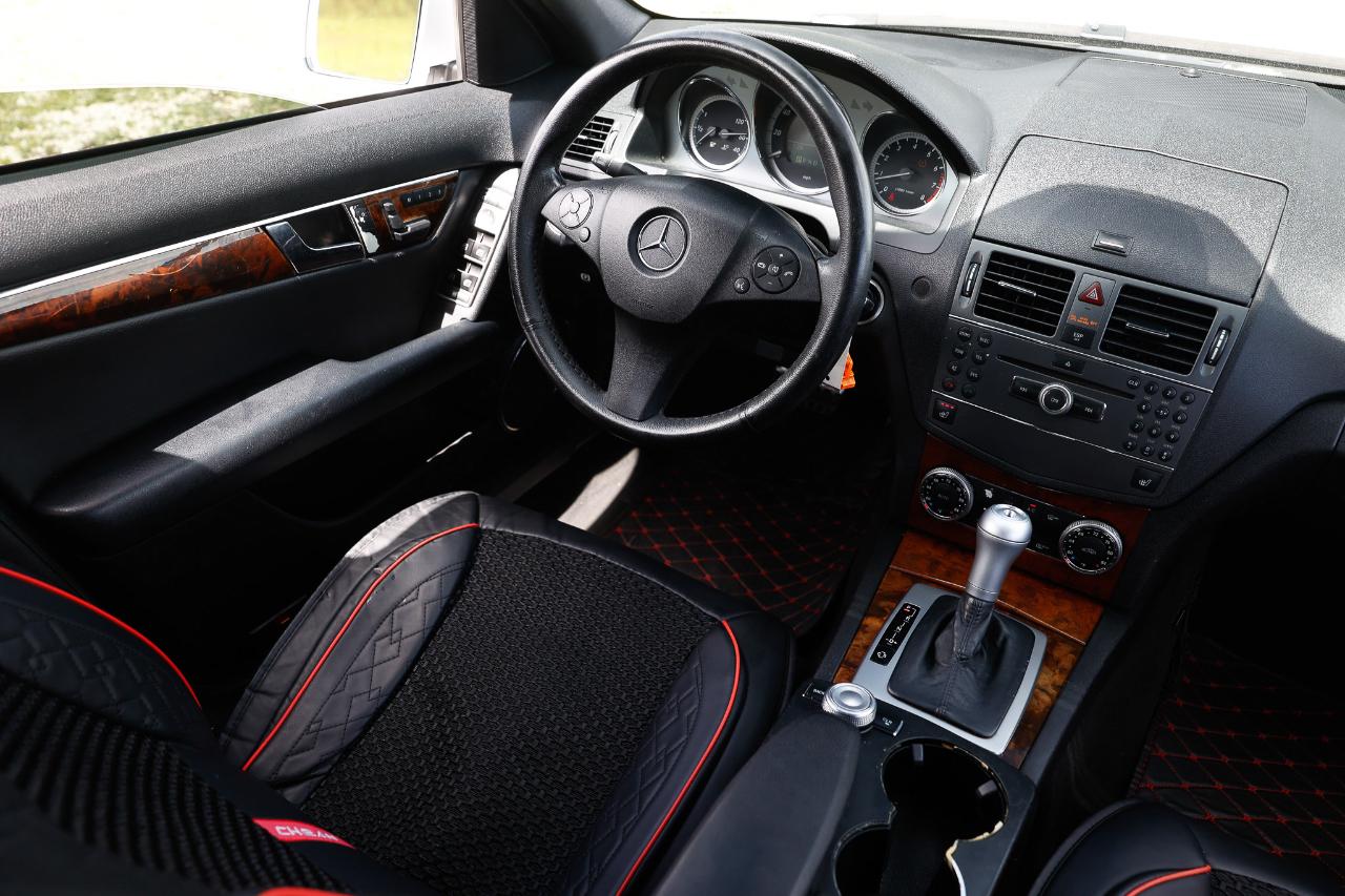 Mercedes-Benz C-Class  2010