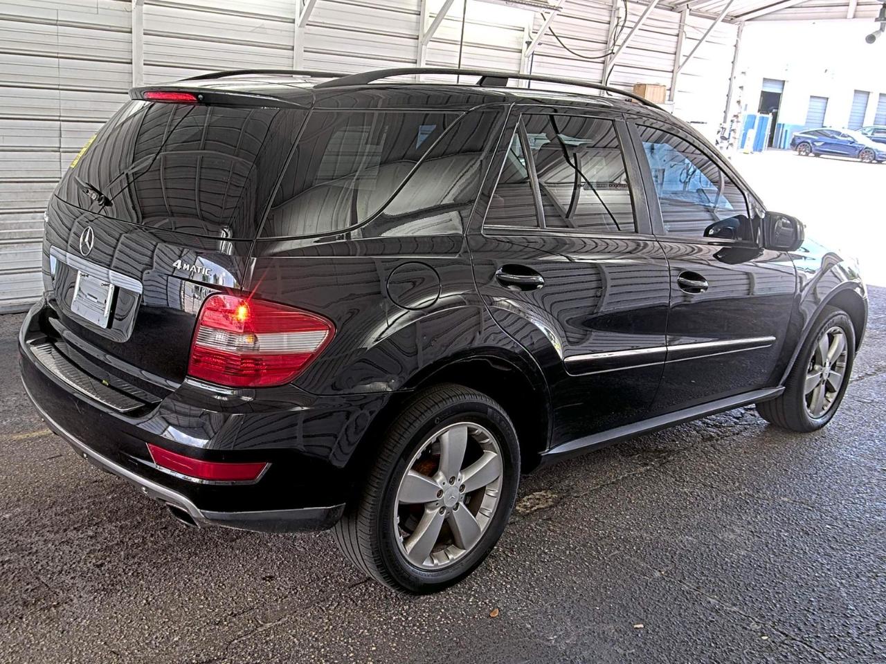 Mercedes-Benz M-Class  2009