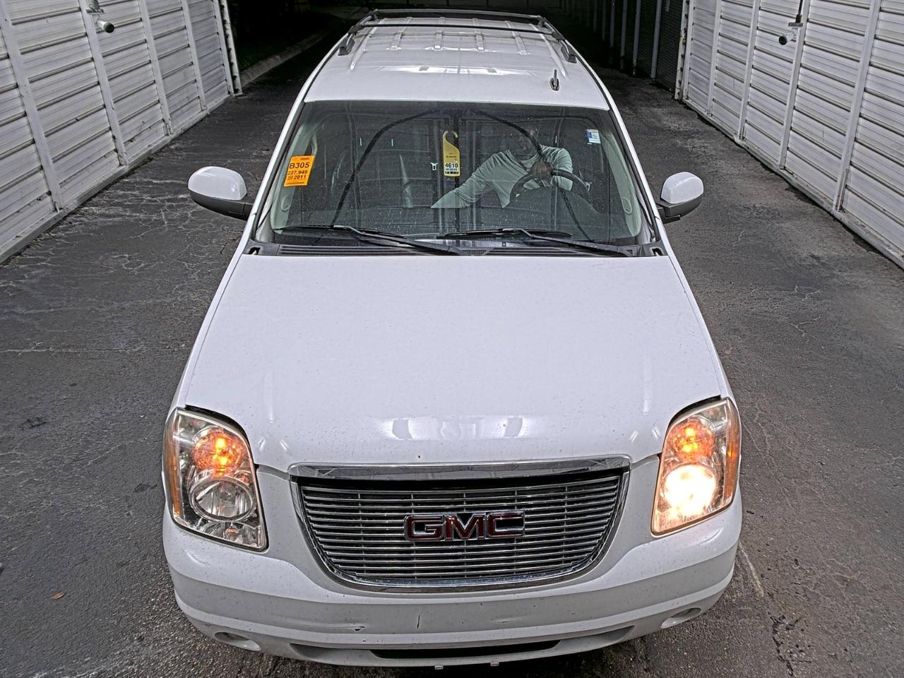 GMC Yukon  2011