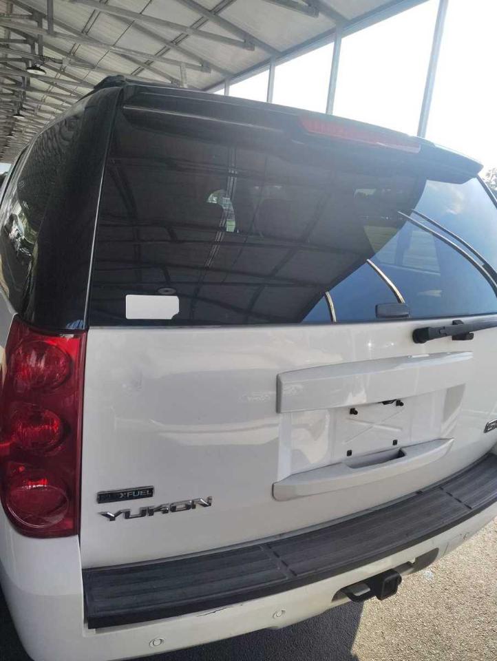 GMC Yukon  2011