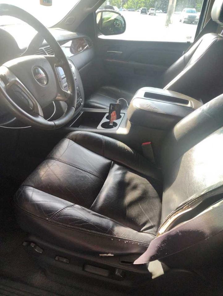 GMC Yukon  2011