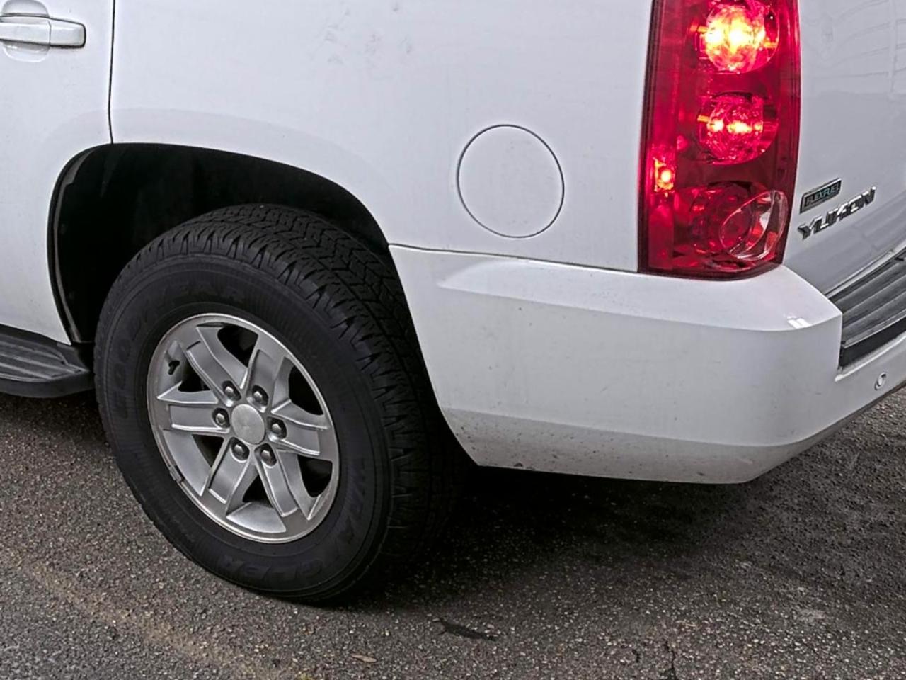 GMC Yukon  2011