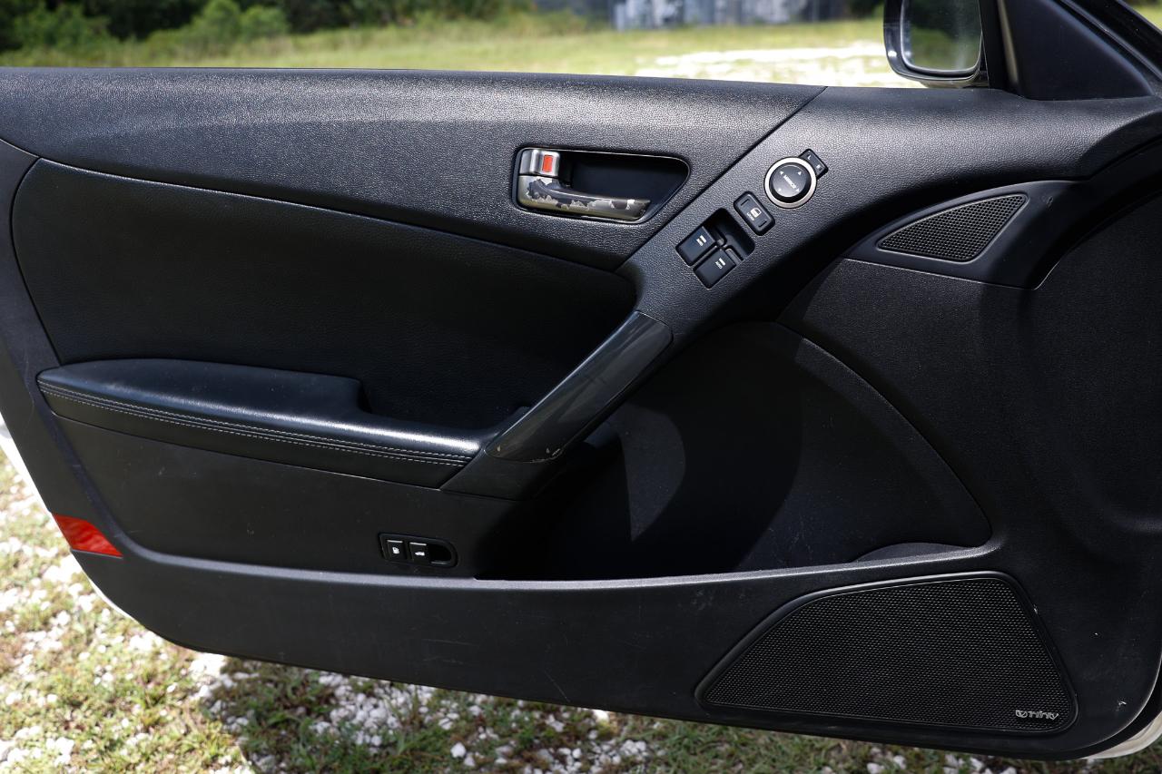Hyundai Genesis Coupe  2013