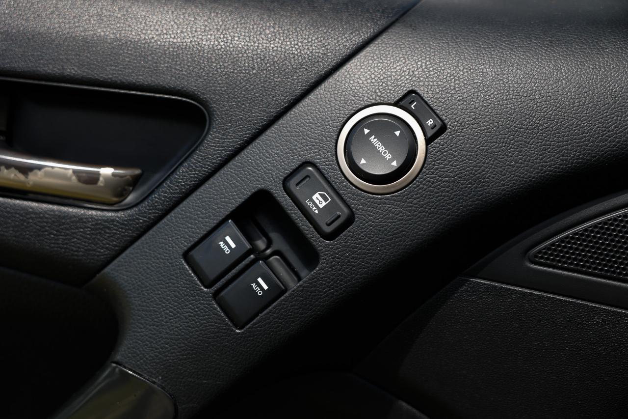 Hyundai Genesis Coupe  2013