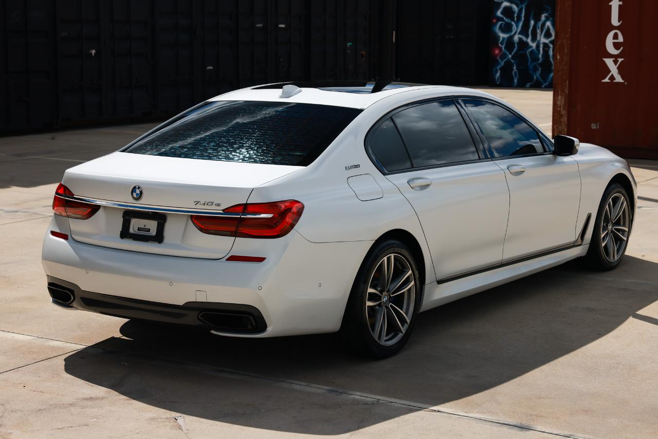 BMW 740e photo 13