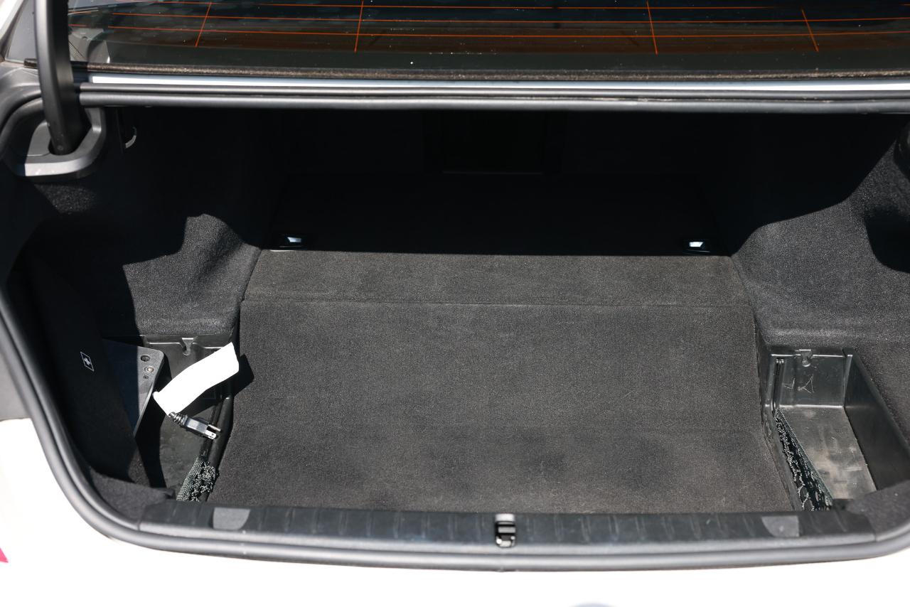 BMW 740e photo 35