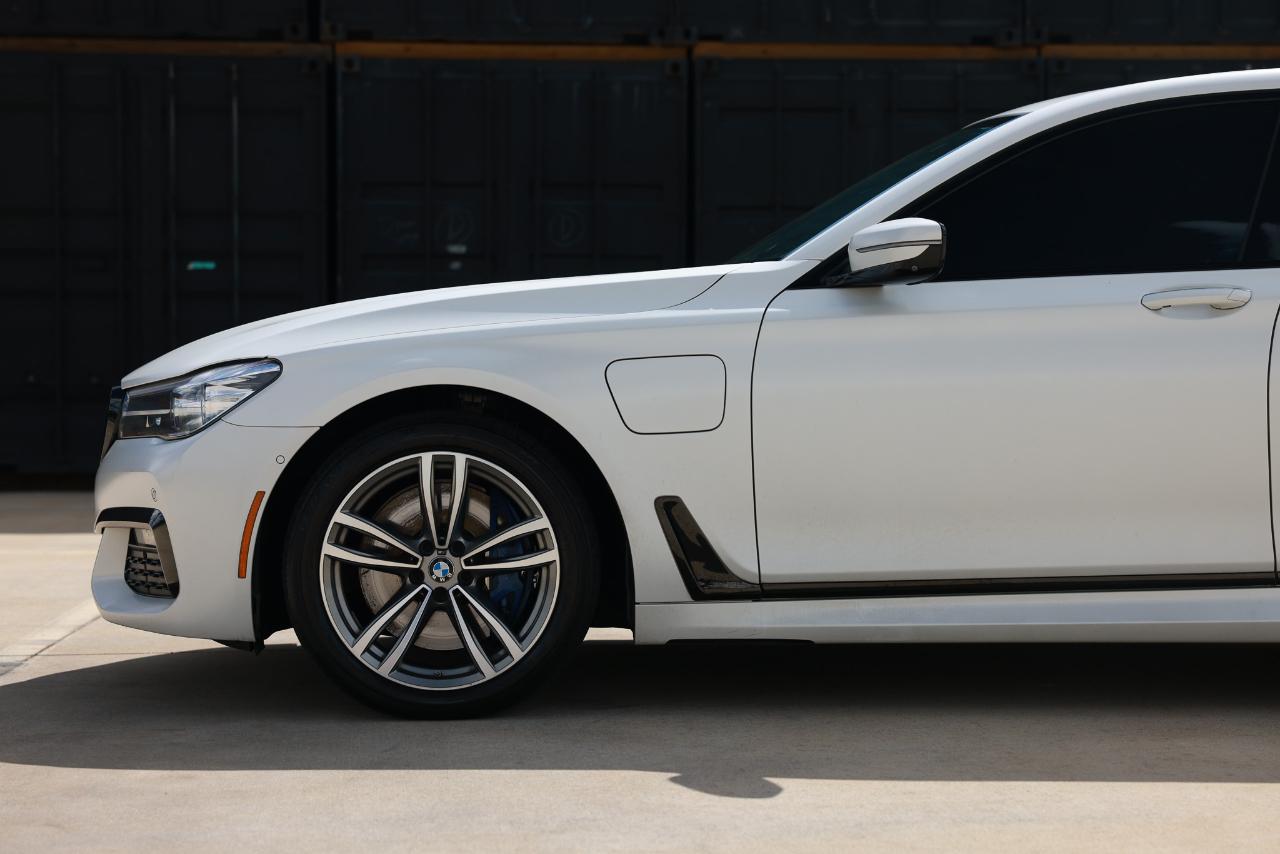 BMW 740e photo 37