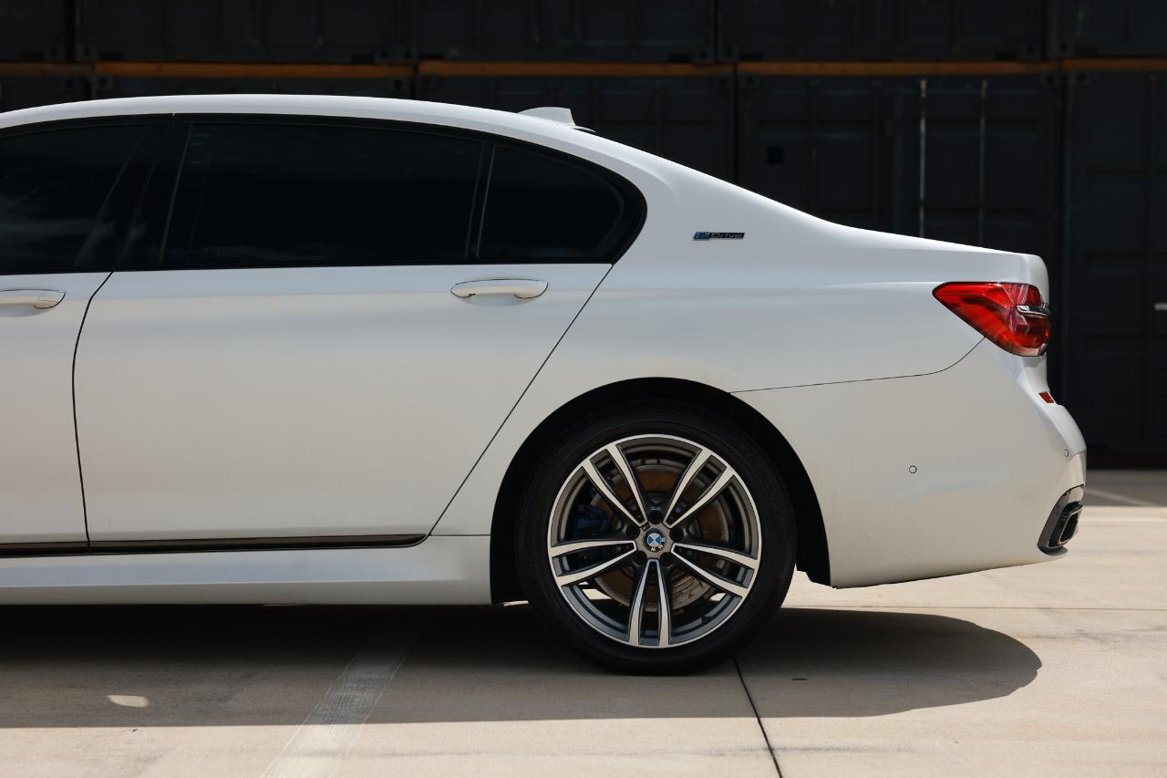 BMW 740e photo 38