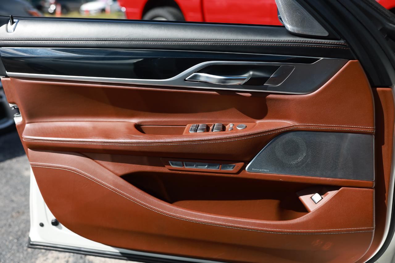 BMW 740e photo 69