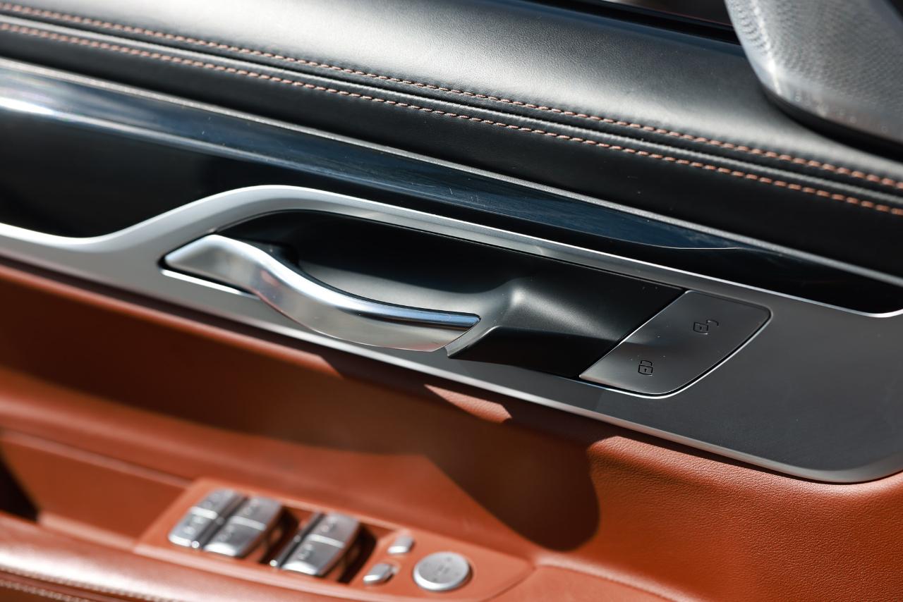BMW 740e photo 70