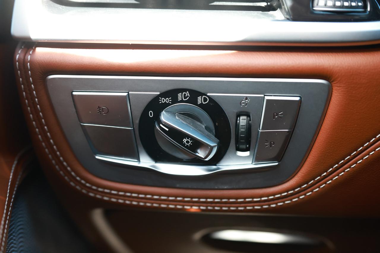 BMW 740e photo 74