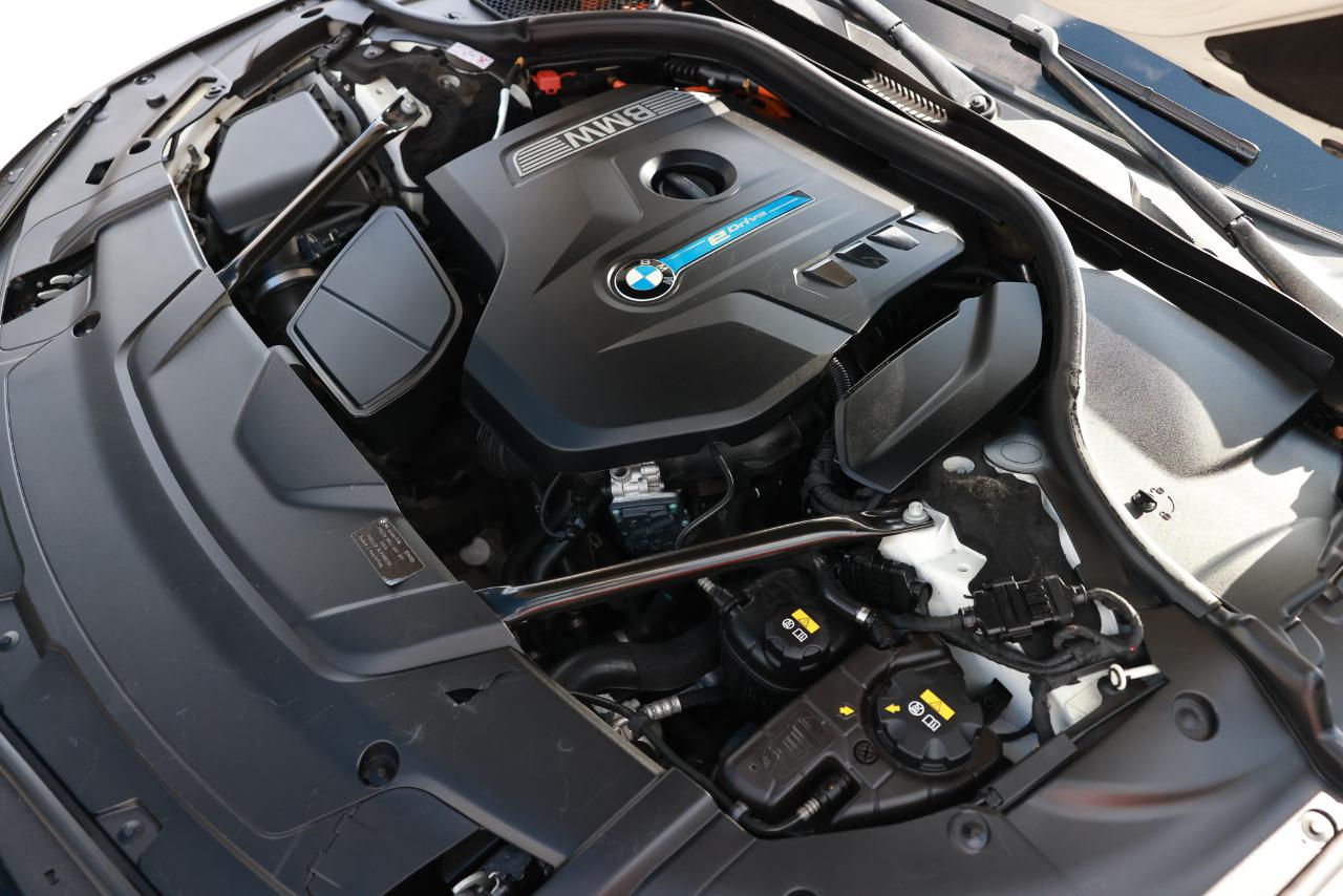 BMW 740e photo 78